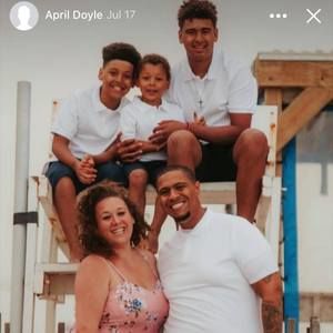 Meet your Posher, April